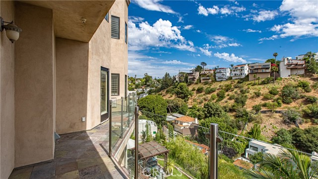 Detail Gallery Image 23 of 64 For 6438 Georgius Way, Los Angeles,  CA 90068 - 4 Beds | 4 Baths