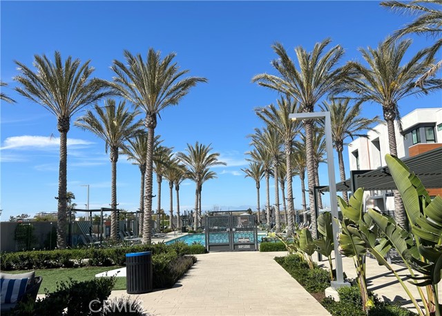 16450 Veterans Way, Tustin CA: https://media.crmls.org/medias/2b0a0f58-6ced-4d00-a5bc-1558776bab0e.jpg