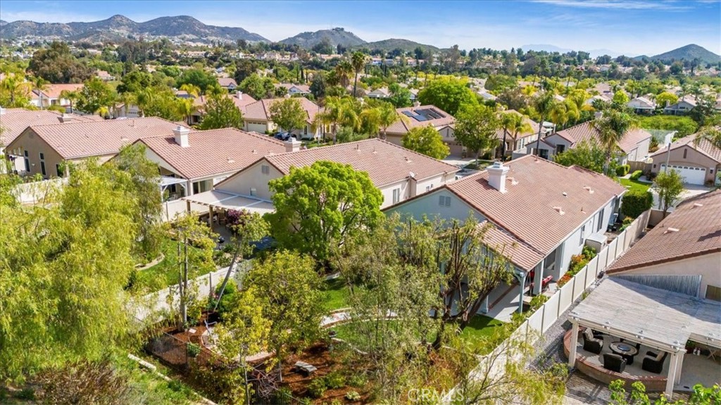 https://media.crmls.org/medias/2b0a7ad4-f444-4a29-bde6-1482dd14f6d0.jpg?preset=X-Large