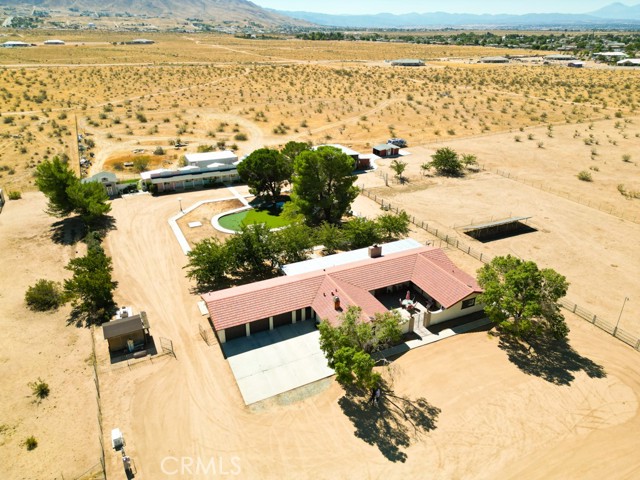 Detail Gallery Image 3 of 35 For 22377 Viento Rd Rd, Apple Valley,  CA 92308 - 3 Beds | 3 Baths