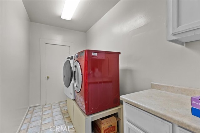 Shared laundry- Access from exterior west side of the house or downstairs of Unit B