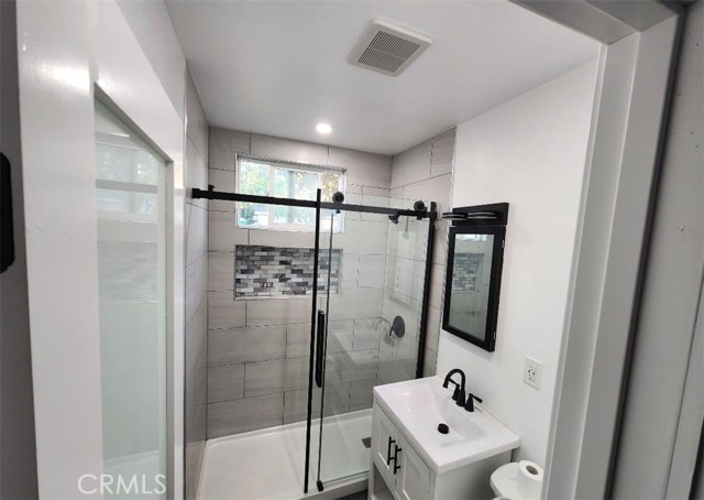 Detail Gallery Image 16 of 31 For 714 W 95th, Los Angeles,  CA 90044 - 2 Beds | 1 Baths