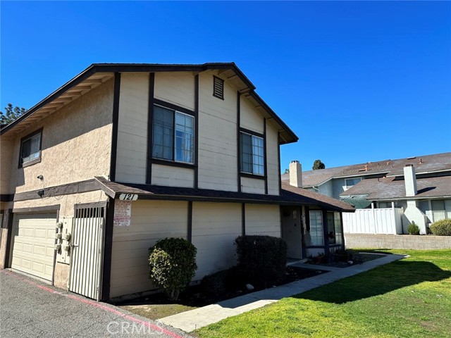 Detail Gallery Image 1 of 17 For 121 Wiseman Way a,  Upland,  CA 91786 - 3 Beds | 1/1 Baths