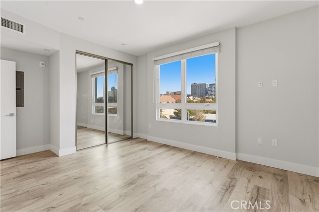 5820 La Mirada Avenue, 401 photo 12