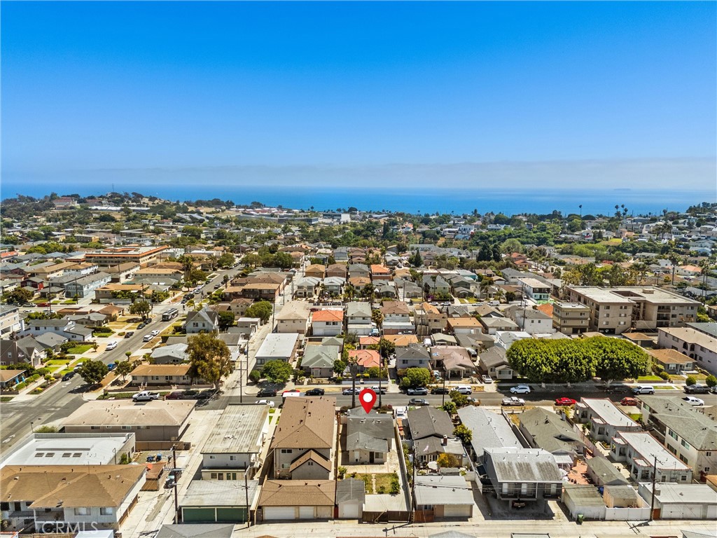 https://media.crmls.org/medias/2b0baa34-3ae2-44d1-8327-34cd9a335fd6.jpg?preset=X-Large