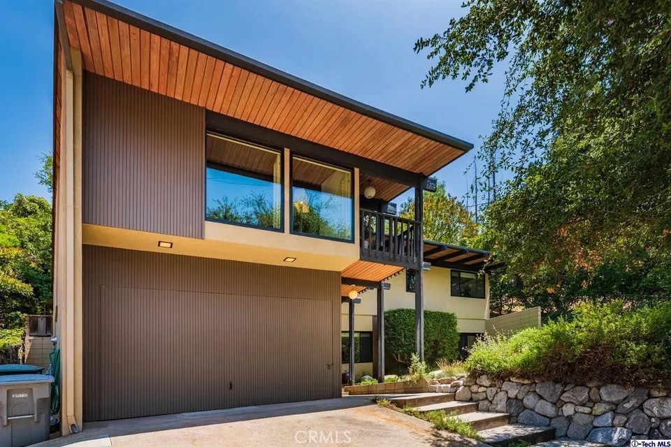 3242 E Chevy Chase — Mid Century Modern