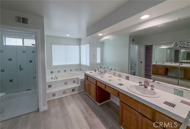 Detail Gallery Image 28 of 55 For 5018 Evanwood Ave, Oak Park,  CA 91377 - 4 Beds | 2/1 Baths