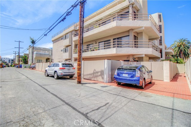 512 Esplanade, Redondo Beach, California 90277, 2 Bedrooms Bedrooms, ,1 BathroomBathrooms,Residential,Sold,Esplanade,SB22094646