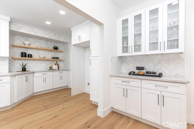 3625 Terrace View Drive, Encino CA: https://media.crmls.org/medias/2b0cd044-ae74-48b3-8453-e65e34310d2c.jpg