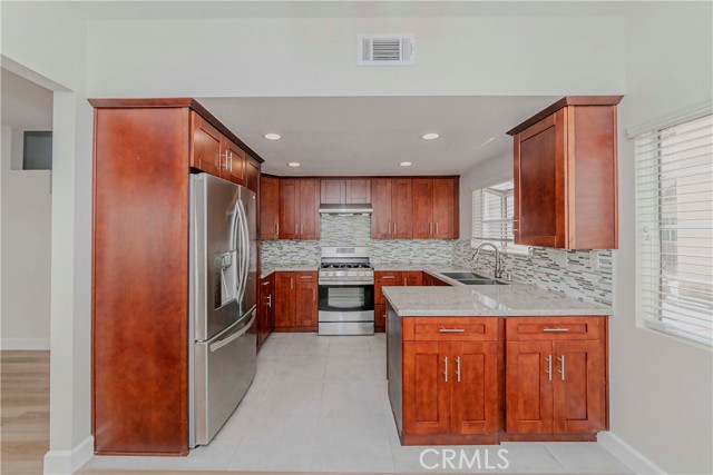 Detail Gallery Image 8 of 32 For 6156 Rosemead Bld #B,  Temple City,  CA 91780 - 3 Beds | 2/1 Baths