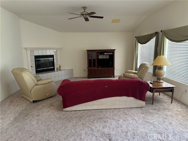 14767 Greenbriar Drive, Helendale CA: https://media.crmls.org/medias/2b0eba4a-8e46-4442-a1f7-39159408bf32.jpg