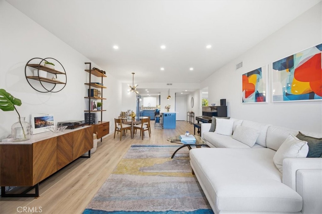 215 W Palm Avenue #301