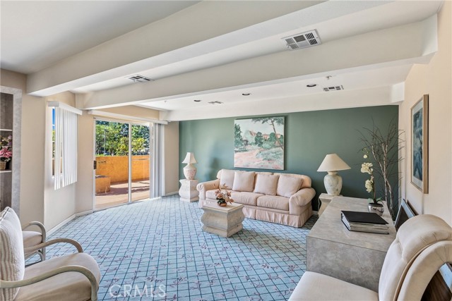 Detail Gallery Image 20 of 22 For 11410 Brookshire #117,  Downey,  CA 90241 - 1 Beds | 1 Baths