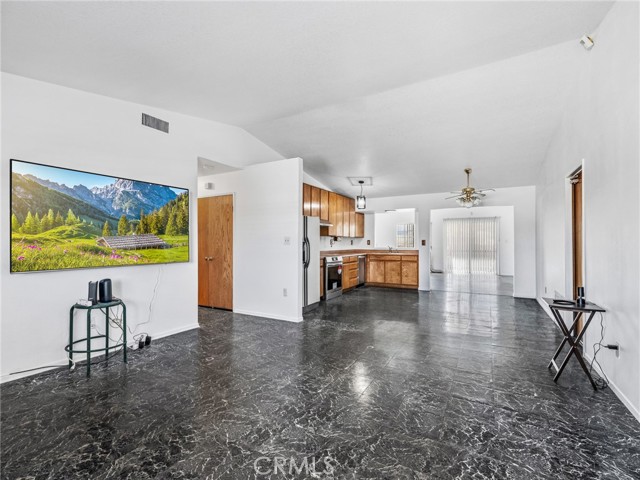 Detail Gallery Image 11 of 33 For 18449 Hackberry, Hesperia,  CA 92345 - 3 Beds | 2 Baths