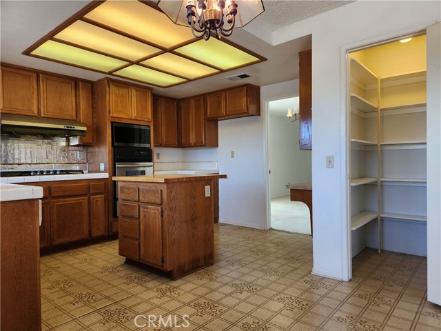 Detail Gallery Image 13 of 55 For 330 Amberwood Dr, Walnut,  CA 91789 - 5 Beds | 3 Baths