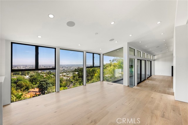 Detail Gallery Image 6 of 35 For 9336 Lloydcrest Dr, Beverly Hills,  CA 90210 - 3 Beds | 2 Baths
