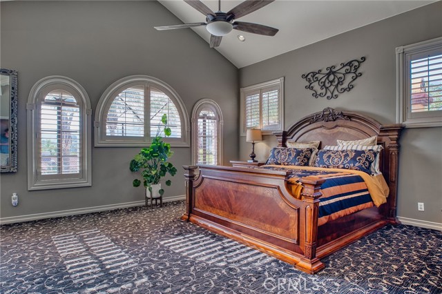 948 Peninsula Avenue, Claremont CA: https://media.crmls.org/medias/2b120734-d23c-44af-8274-37ee7ad76f06.jpg