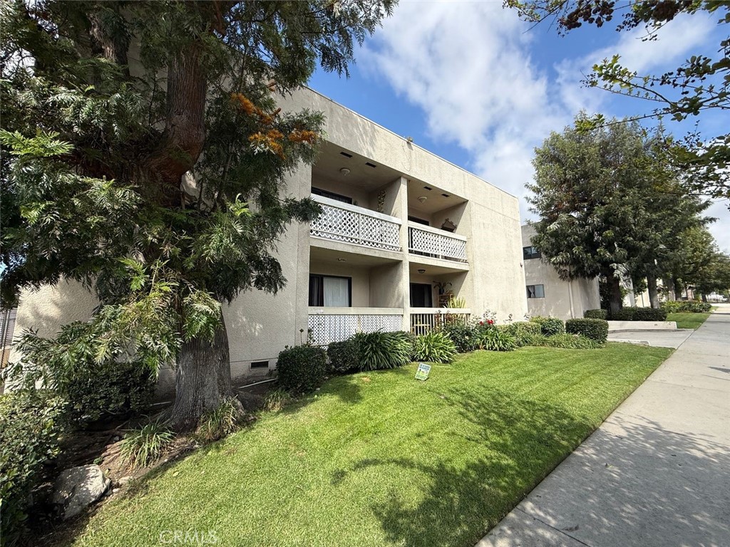 10149 Commerce Avenue