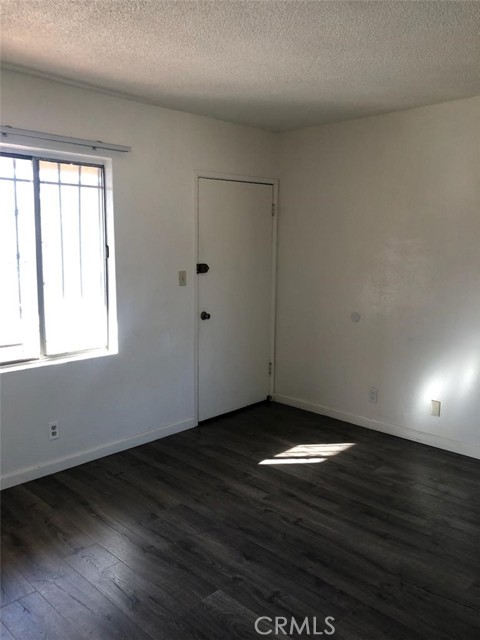 Detail Gallery Image 9 of 18 For 3962 Brighton Ave, Los Angeles,  CA 90062 - – Beds | – Baths