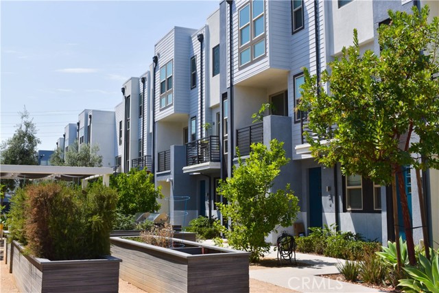 321 Placemark, Irvine CA: https://media.crmls.org/medias/2b132c28-8d95-4495-8d5f-9e47291a831d.jpg
