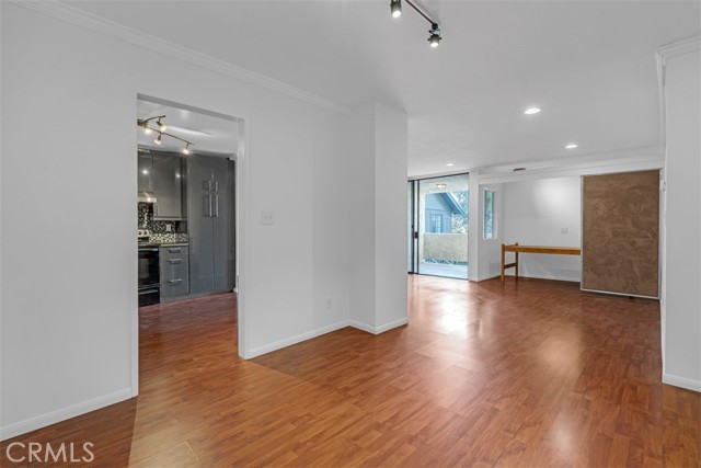 65 N Allen Avenue, Pasadena CA: https://media.crmls.org/medias/2b132ede-bc2b-4f98-aac3-10d5a094042e.jpg