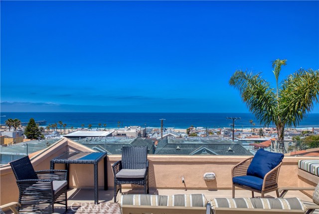 1550 Monterey Boulevard, Hermosa Beach, California 90254, 3 Bedrooms Bedrooms, ,1 BathroomBathrooms,Residential,Sold,Monterey,SB21111143