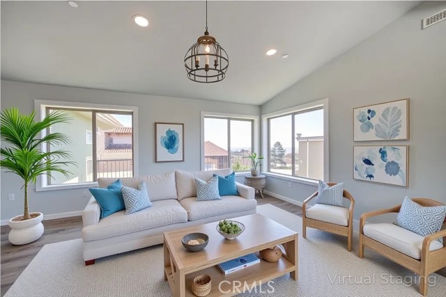 396 Castle, Cambria CA: https://media.crmls.org/medias/2b14c310-90e2-412a-bcbd-482e6f2729ec.jpg