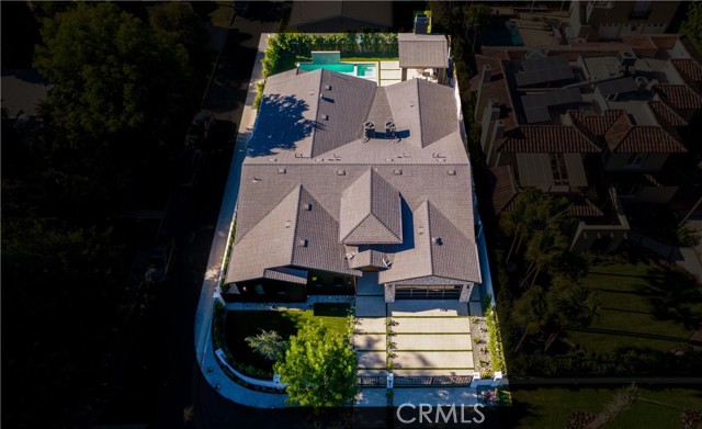 13463 Chandler Boulevard, Sherman Oaks, California 91401, 5 Bedrooms Bedrooms, ,4 BathroomsBathrooms,Residential Lease,For Rent,13463 Chandler Boulevard,CRSR24166099