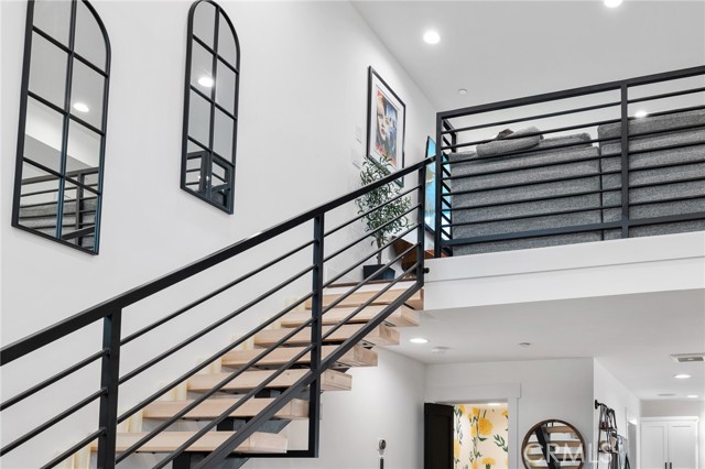 Detail Gallery Image 12 of 45 For 11324 W Raitt Ln, North Hollywood,  CA 91606 - 3 Beds | 4 Baths