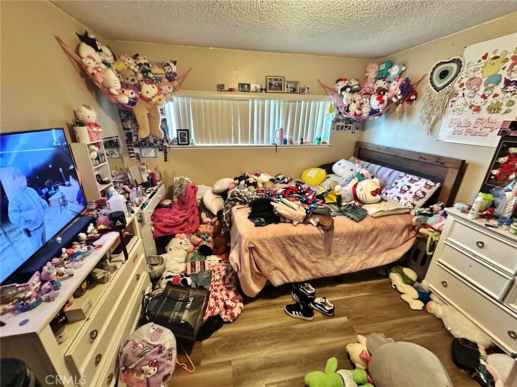 https://media.crmls.org/medias/2b155805-bd50-4525-bbe3-db5197329b98.jpg?preset=X-Large