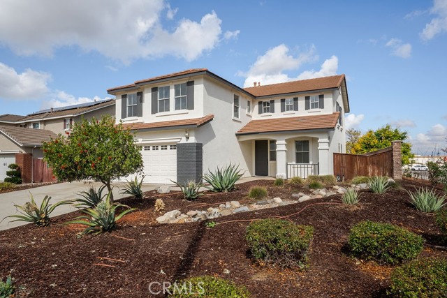 Detail Gallery Image 4 of 56 For 19068 Clover, Riverside,  CA 92508 - 4 Beds | 2/1 Baths