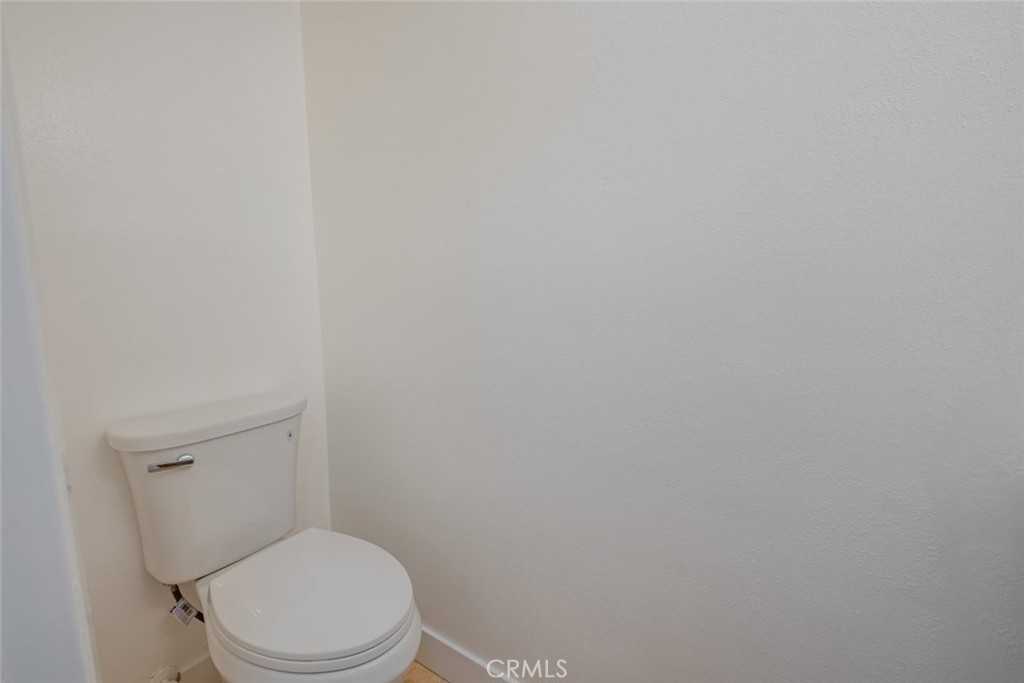 https://media.crmls.org/medias/2b160106-744a-4714-8896-312e95951f08.jpg?preset=X-Large