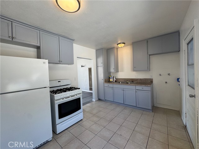 Detail Gallery Image 4 of 12 For 125 E Pomona, Monrovia,  CA 91016 - 2 Beds | 1 Baths