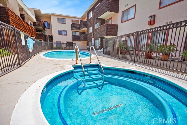Detail Gallery Image 25 of 36 For 5414 Newcastle Ave #66,  Encino,  CA 91316 - 2 Beds | 2 Baths