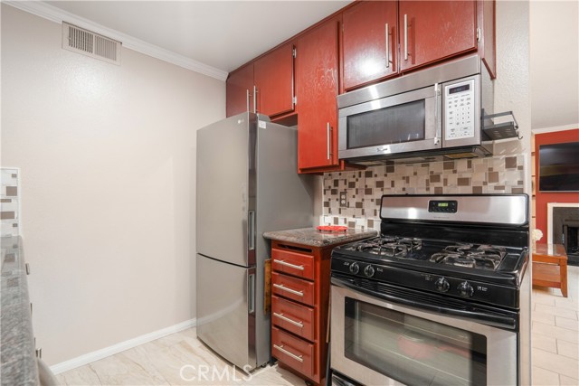 Detail Gallery Image 9 of 28 For 112 N Avenue 66 #4,  Highland Park,  CA 90042 - 2 Beds | 2 Baths