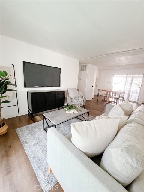Detail Gallery Image 7 of 8 For 300 N Rampart St #127,  Orange,  CA 92868 - 4 Beds | 2 Baths