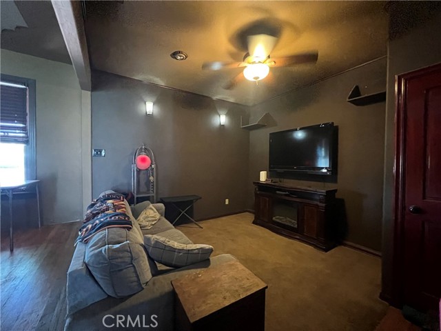 1681 Winton Way, Atwater CA: https://media.crmls.org/medias/2b1855ef-1bb3-4a88-8087-0c530fcde24a.jpg
