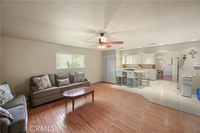 Detail Gallery Image 20 of 43 For 3260 Vista Way, Hemet,  CA 92544 - 4 Beds | 2/1 Baths
