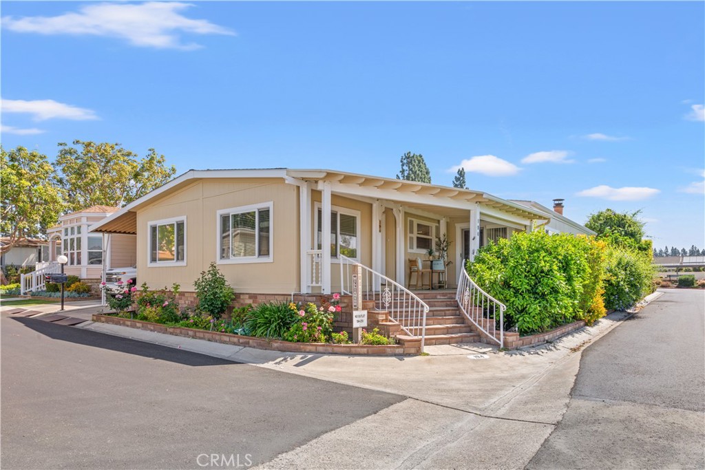 5200 Irvine Blvd. Spc 194