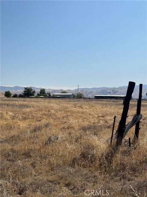 0 Cosmo Street, Bakersfield CA: https://media.crmls.org/medias/2b192f24-fed5-496a-8f1a-8481ddaace6c.jpg