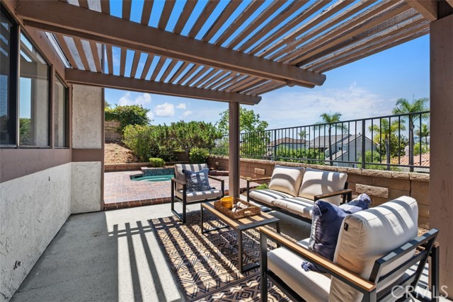 22571 Labrusca, Mission Viejo CA: https://media.crmls.org/medias/2b197d73-4917-4866-8009-3c04da571ea2.jpg