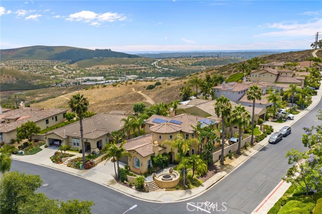 982 Camino Del Arroyo Drive, San Marcos CA: https://media.crmls.org/medias/2b19e11f-507c-401c-8f21-49cac7b1f303.jpg