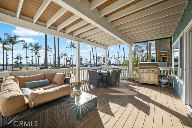 Detail Gallery Image 17 of 41 For 700 E Oceanfront, Newport Beach,  CA 92661 - 4 Beds | 3 Baths