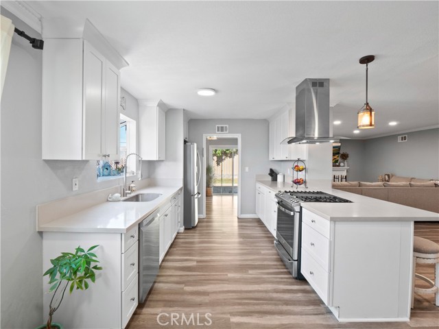 896 Moffatt Circle, Simi Valley CA: https://media.crmls.org/medias/2b1a649f-b767-45e5-b2d0-ecdb0870edb2.jpg