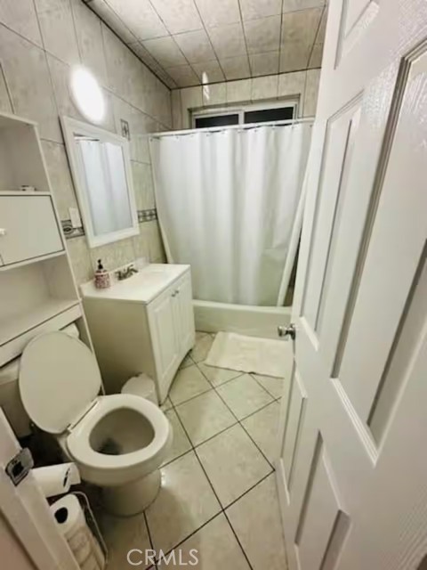 8131 Comolette Street, Downey CA: https://media.crmls.org/medias/2b1a72f7-e1ce-48db-af5c-82efe5bb6c52.jpg