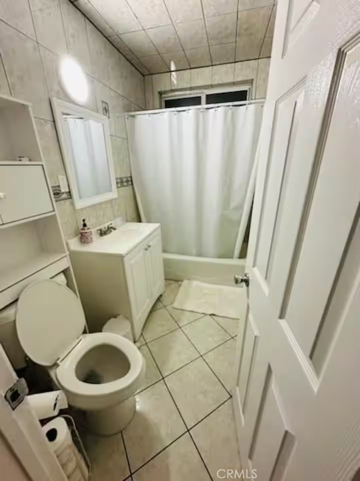 https://media.crmls.org/medias/2b1a72f7-e1ce-48db-af5c-82efe5bb6c52.jpg?preset=X-Large