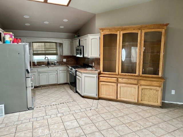 Detail Gallery Image 2 of 9 For 1312 Larkspur Ln, Paso Robles,  CA 93446 - 3 Beds | 2 Baths