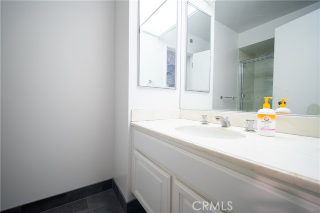 Detail Gallery Image 14 of 22 For 222 Monterey Rd #206,  Glendale,  CA 91206 - 3 Beds | 3 Baths