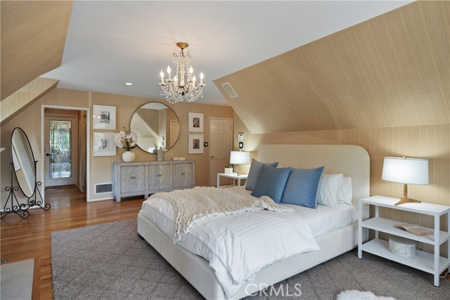 11818 Laurel Hills Road, Studio City CA: https://media.crmls.org/medias/2b1c7c0c-0d87-47f1-bfde-c55817c501a4.jpg