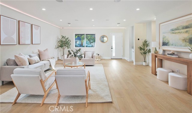 Detail Gallery Image 36 of 47 For 5864 Jamieson Ave, Encino,  CA 91316 - 3 Beds | 3 Baths